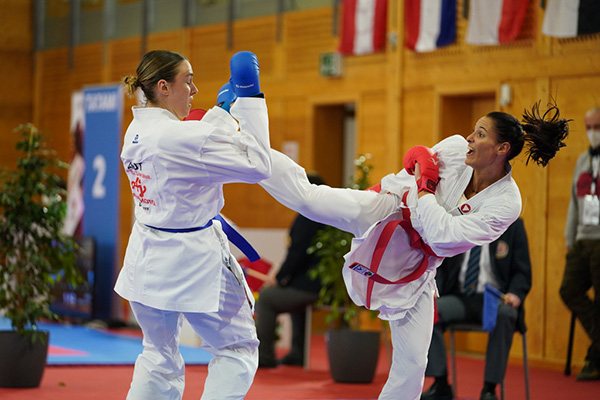 20210220 Lora Ziller vs Alisa Buchinger in Wels by Martin Kremser Karate Austria